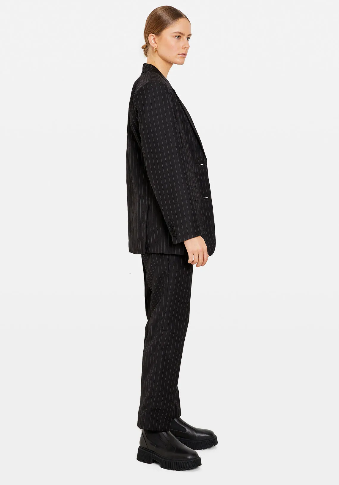 002 BLAZER BLACK PINSTRIPE