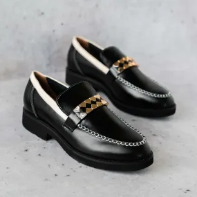 ALL BLACK - Clip and Stitch Loafer