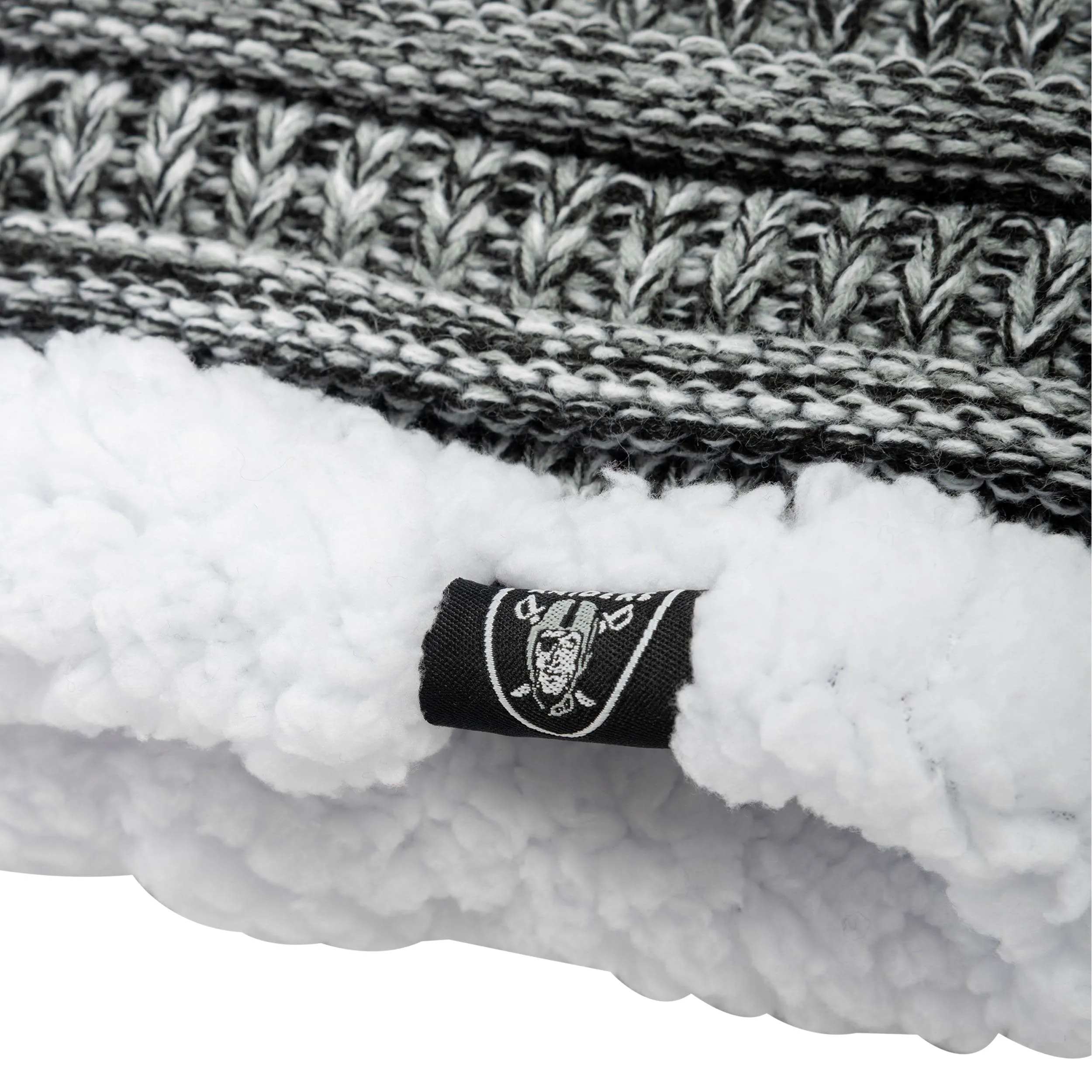 Las Vegas Raiders NFL Womens Color Wave Chunky Beanie & Gaiter Scarf Set